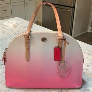 Coach leather  purse very good condition